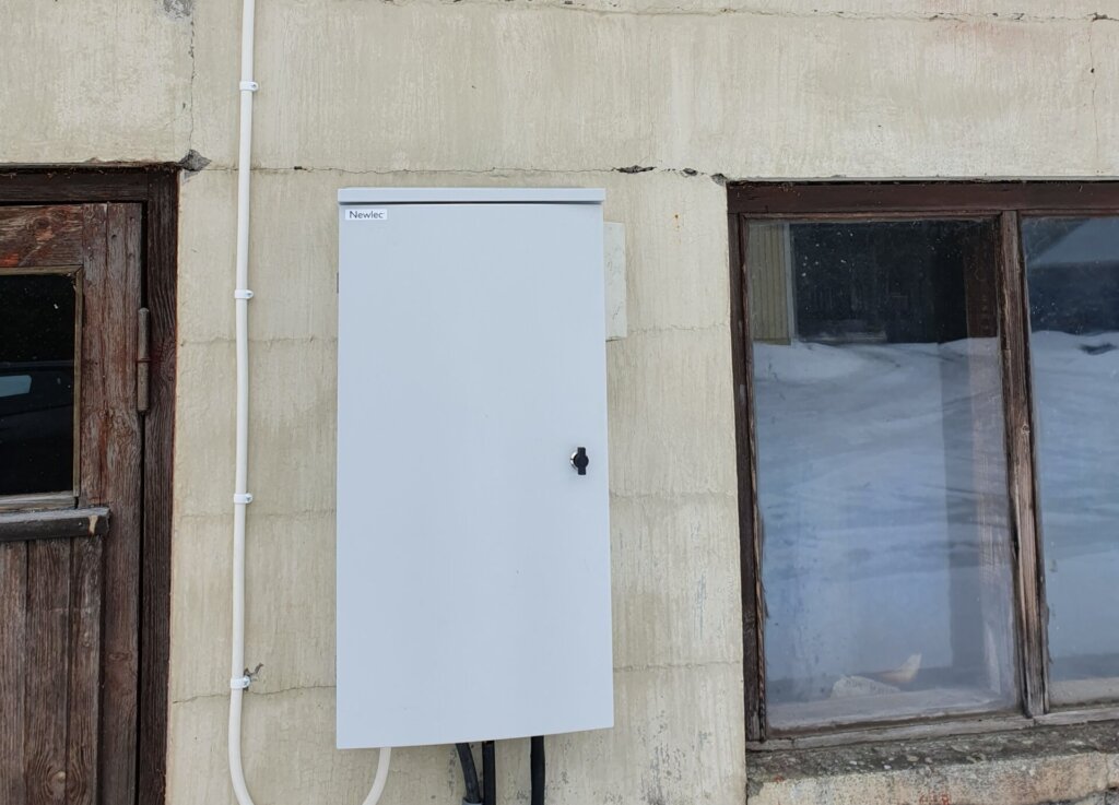 Mittauskeskusen vaihto vanhan tilalle maatilalla Liperi sähkösuunnittelu ja sähköasentaja